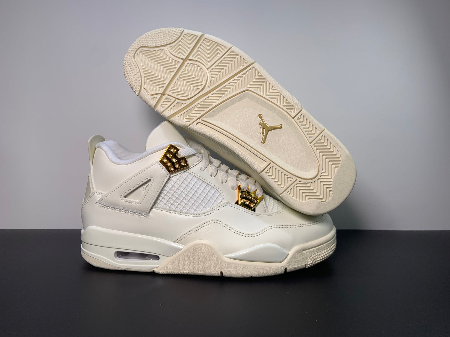Air Jordan 4 Retro Metallic Gold AQ9129-170 Air Jordan 4 WMNS “Sail”