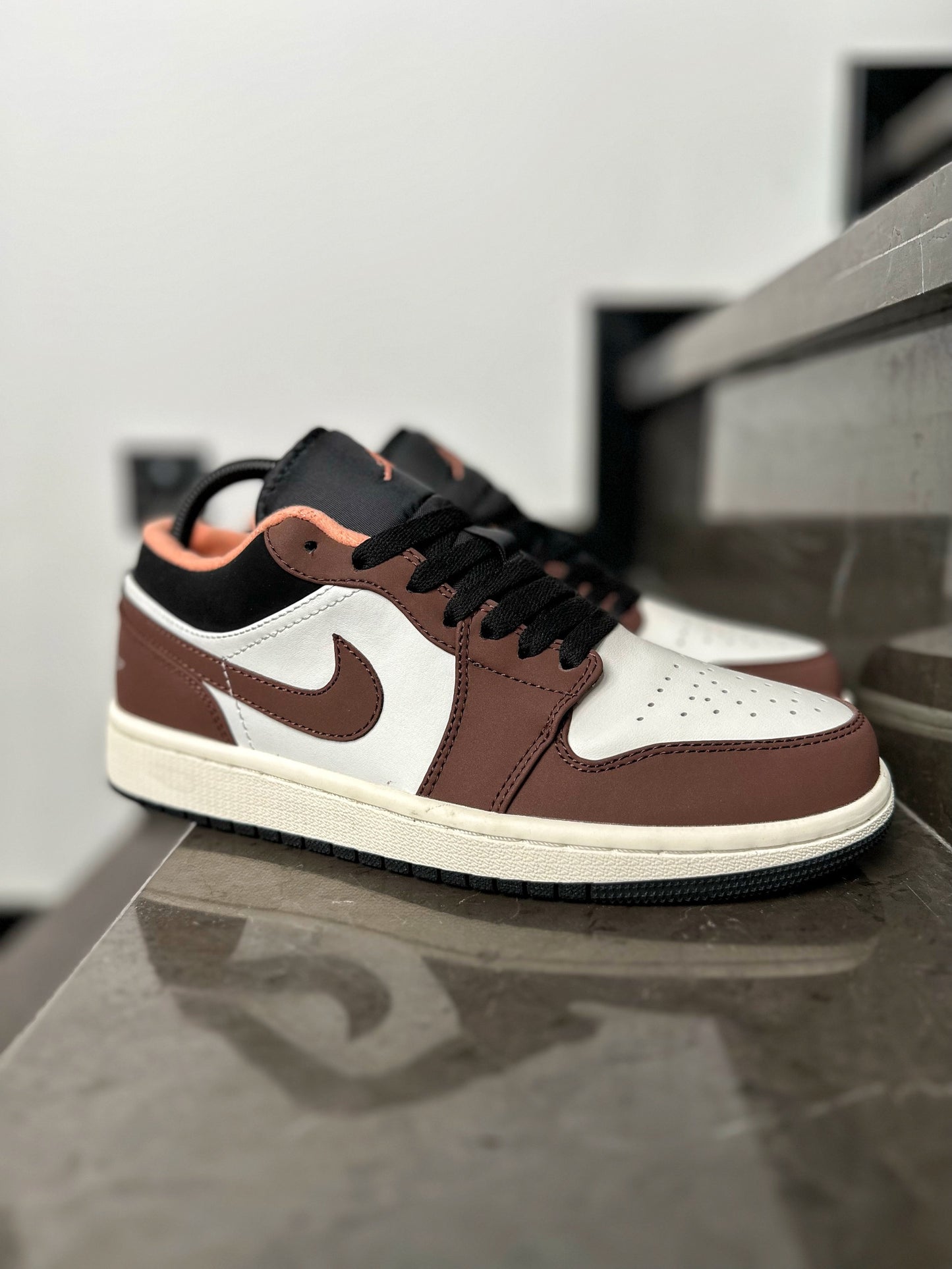 Air Jordan 1 Low 'Mocha'