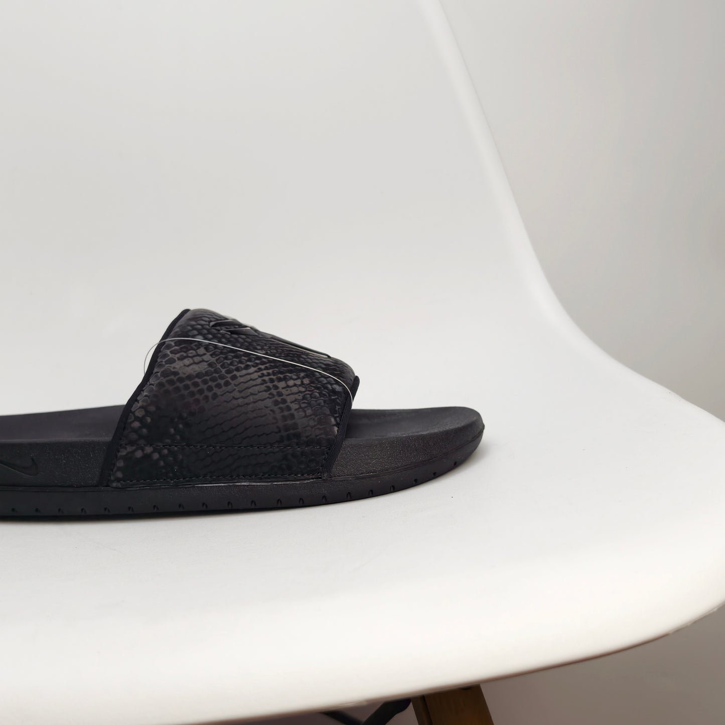 NIKE KOBE OFFCOURT SLIDE IF2870-001