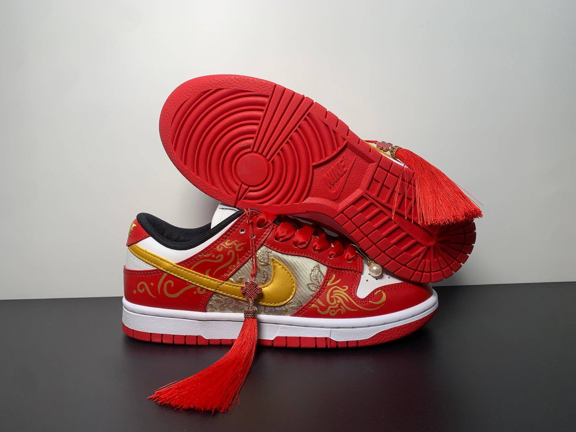 Nike SB Dunk Low Happy New Year  FD9762-061