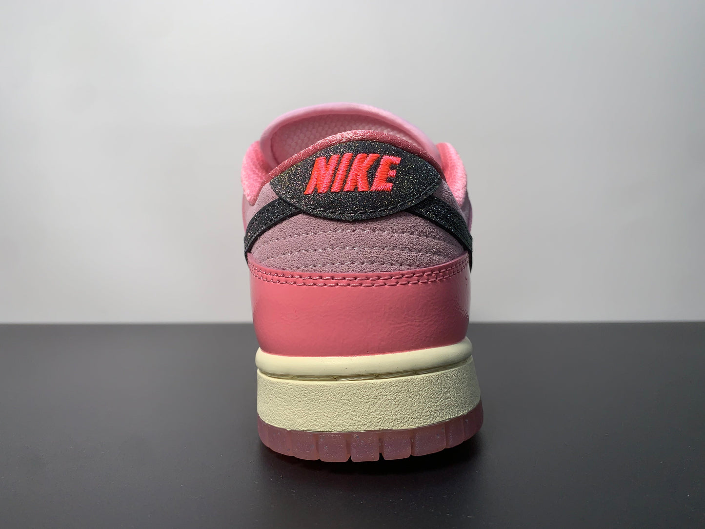 NK Dunk SB Low Hot Punch and Pink Foam FN8927-621