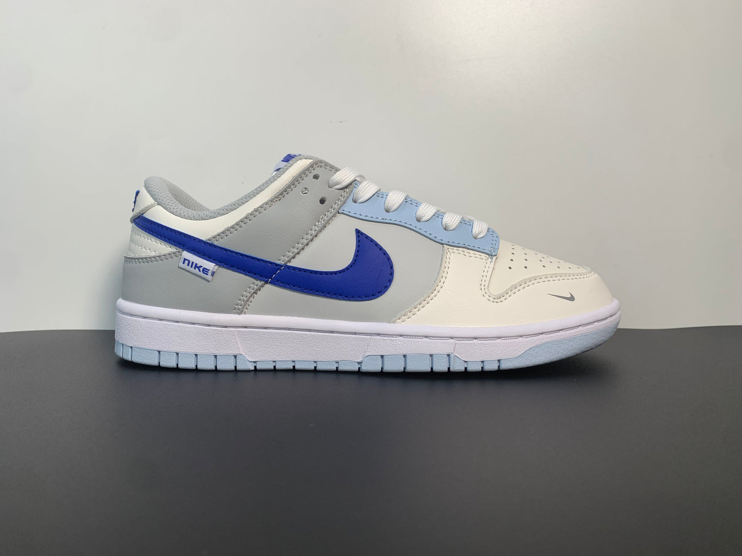 Nike Dunk Low GS Ivory Hyper Royal Blue FB1843-141