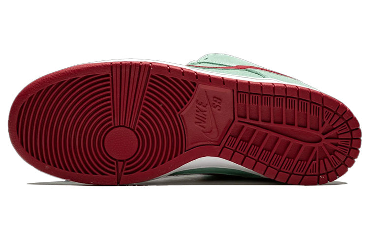 Nike Dunk Low Pro SB Skateboard 'Mint Red' Medium Mint Gym Red 304292-360