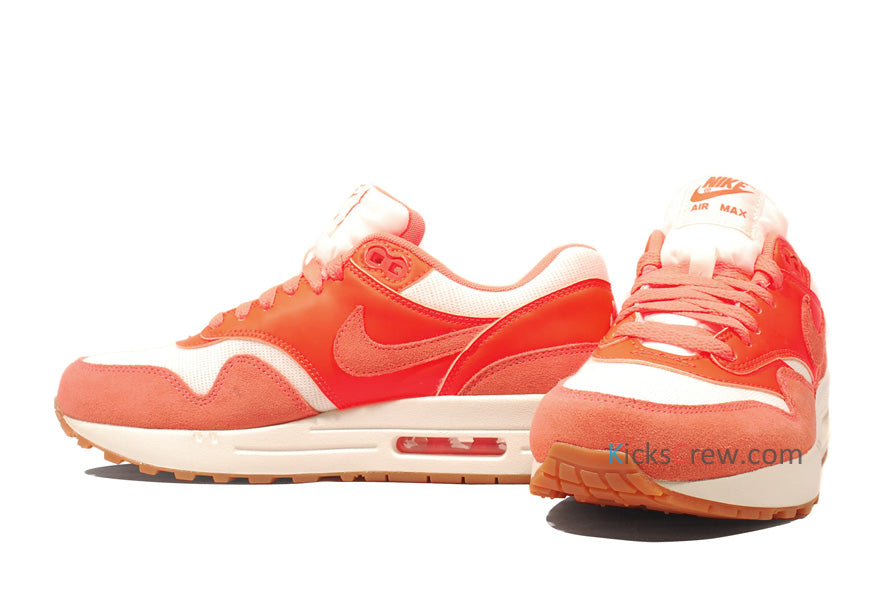 Nike Womens Air Max 1 VNTG Bright Mango Tatol Crimson 555284-106