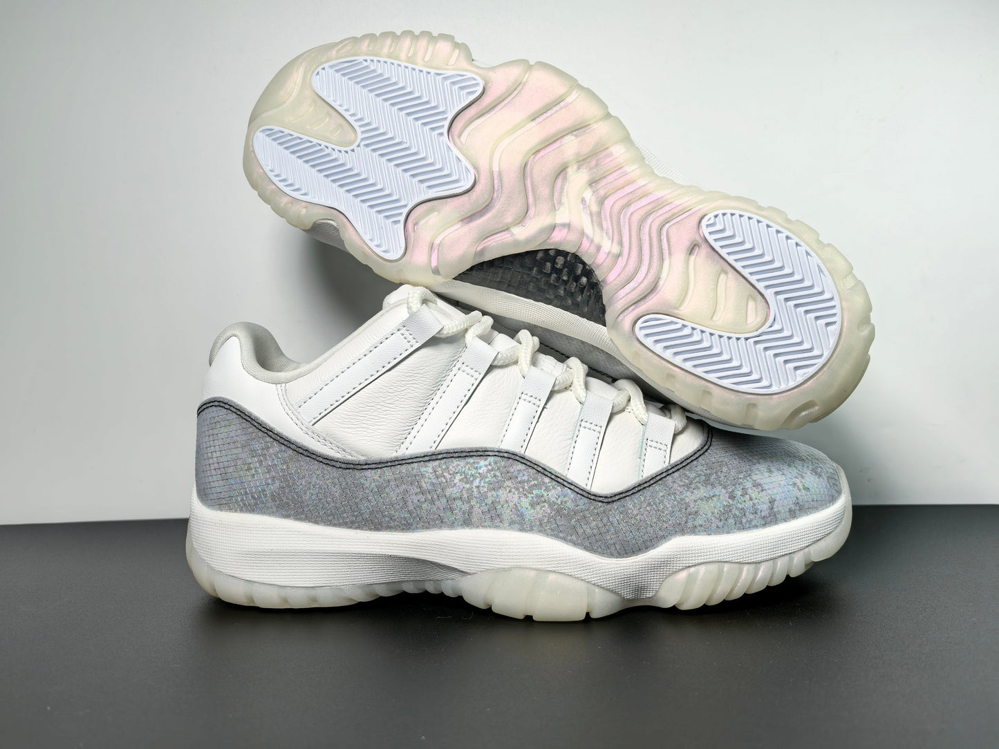 Air Jordan 11 Low “Year of the Snake” 2025 HQ7000-001