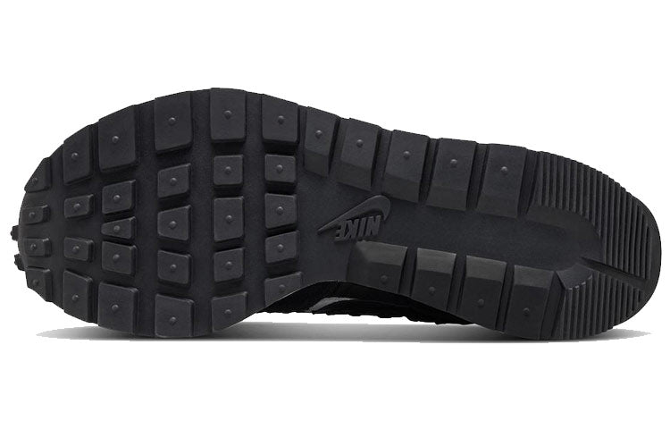 Nike Vaporwaffle Sacai x Jean Paul Gaultier Black White DH9186-001