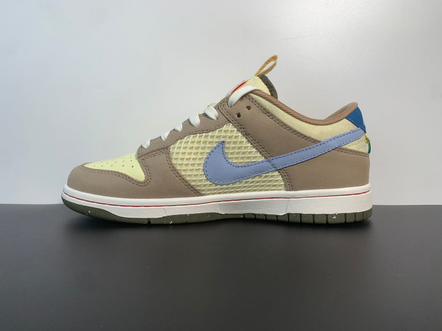 Nike Dunk Low 'Cartoon' DX6038-741