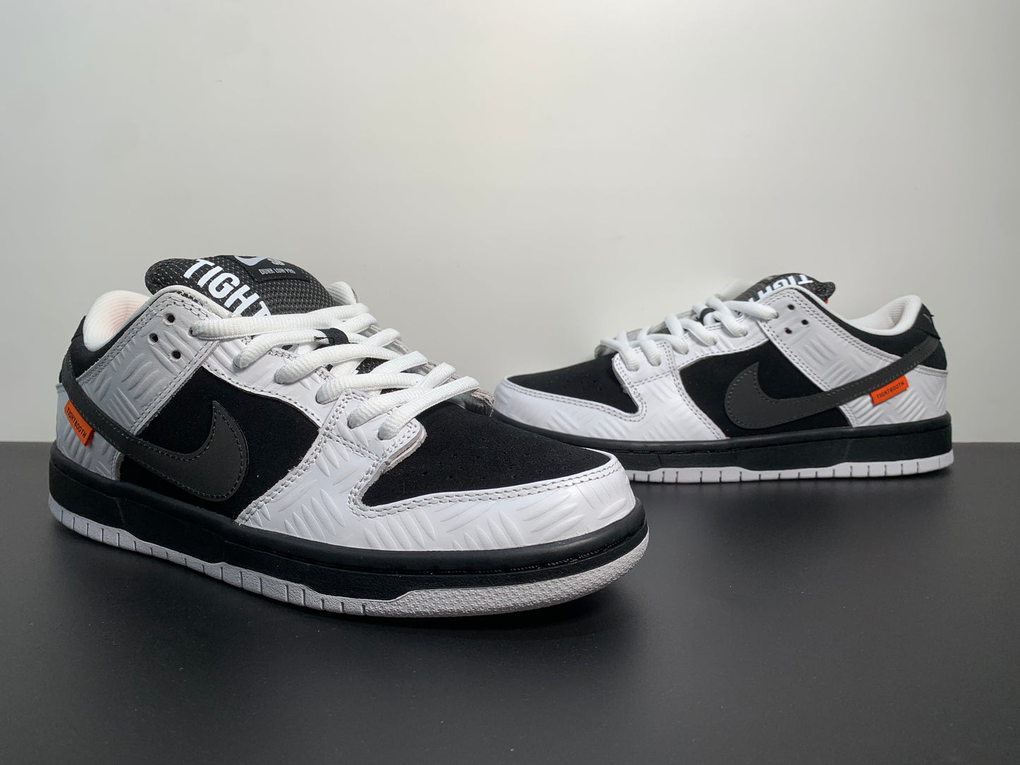 TIGHTBOOTH x Dunk Low SB FD2629-100