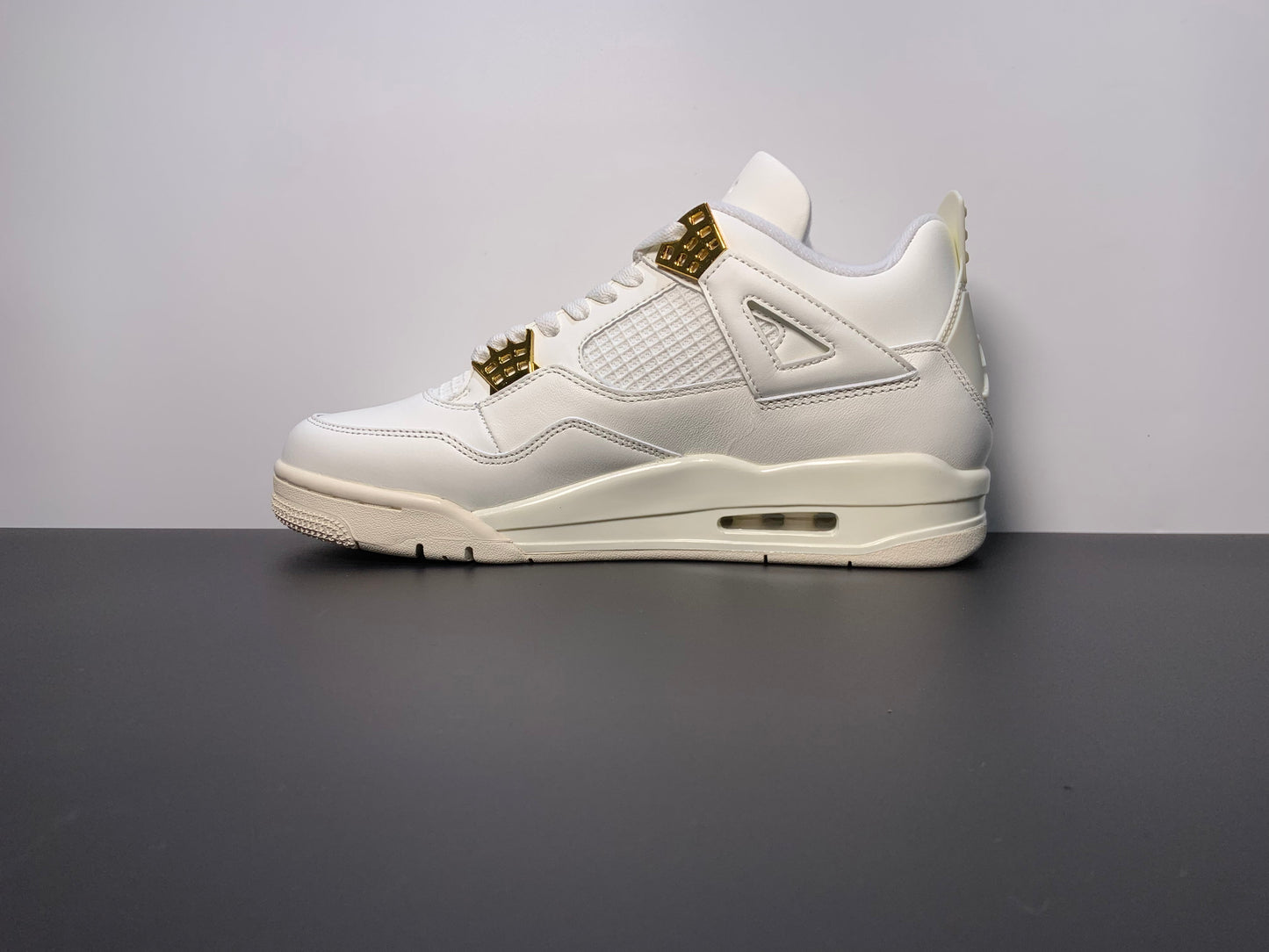 Air Jordan 4 Retro Metallic Gold AQ9129-170 Air Jordan 4 WMNS “Sail”