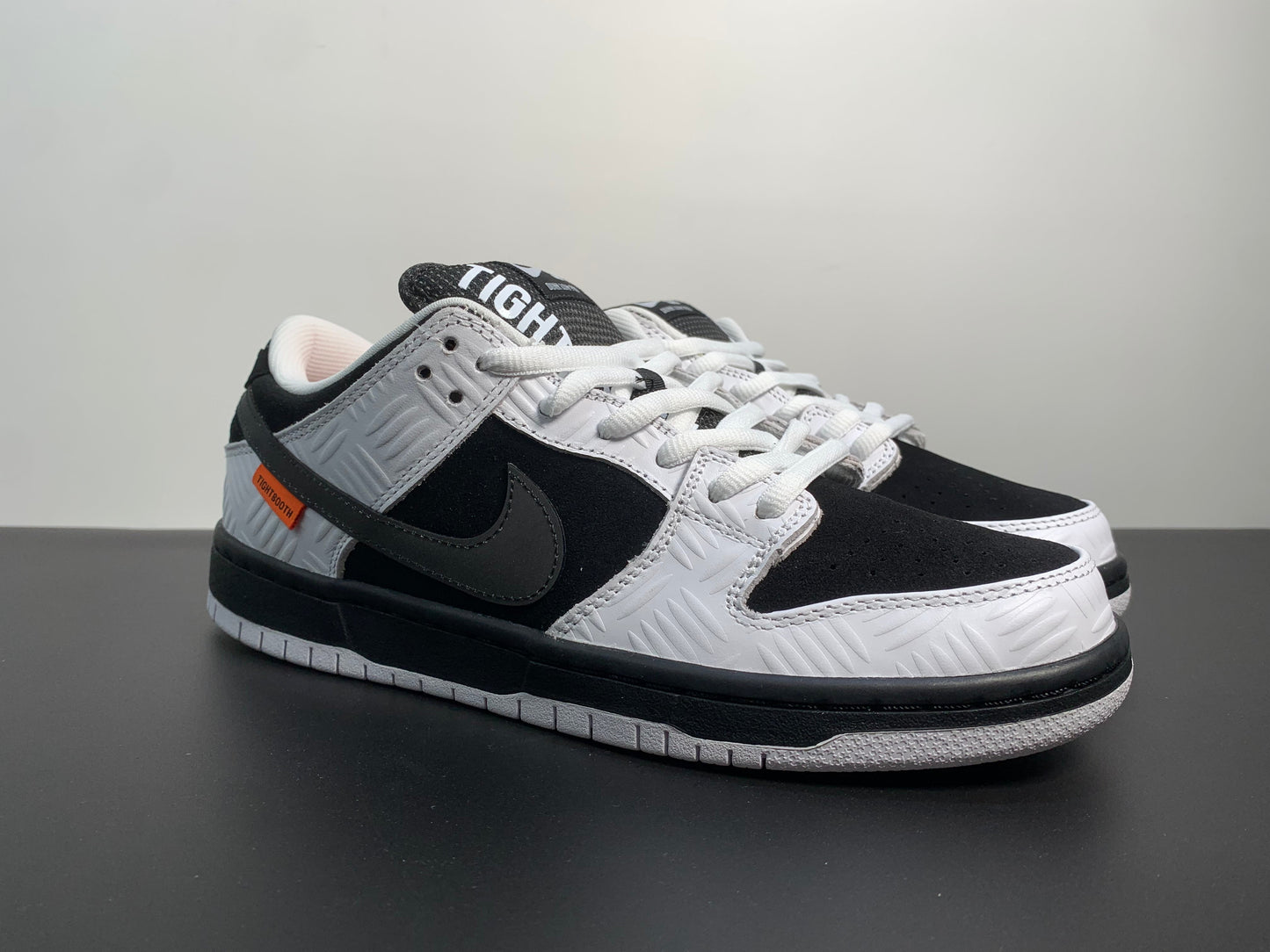 TIGHTBOOTH x Dunk Low SB FD2629-100