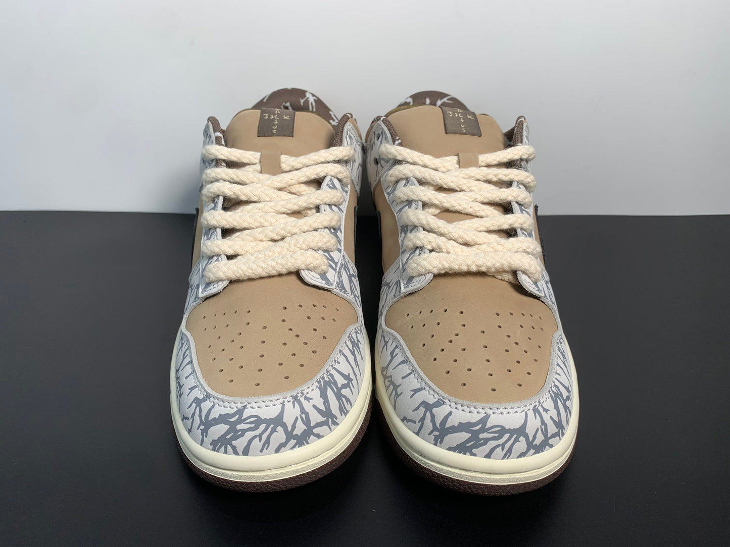 Nike SB Dunk Low ✖️Travis Scott Grey White Cashew Fruit CT5053-010