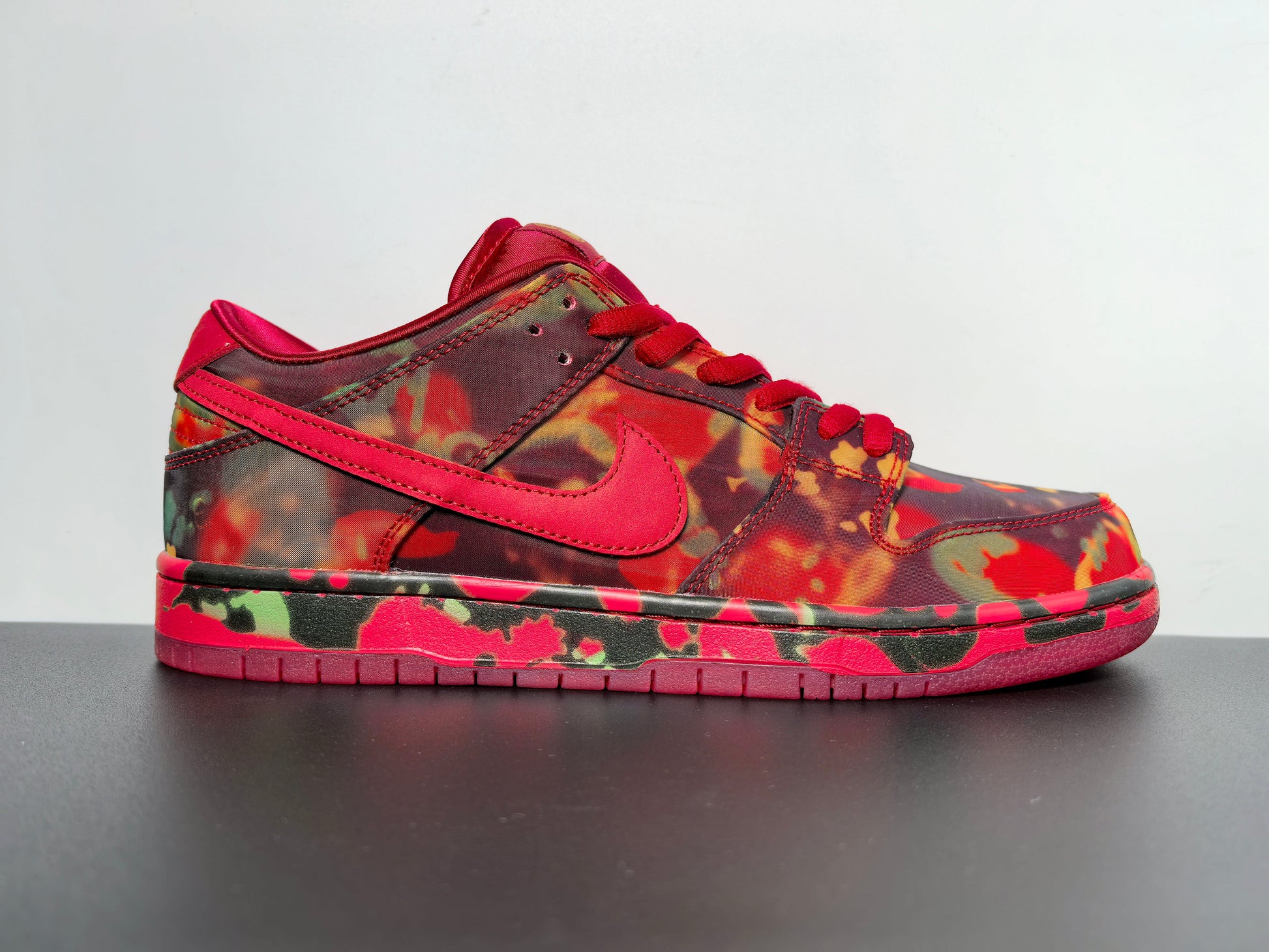 The Wizard of Oz X Nike SB Dunk Low“Ruby Slipper”