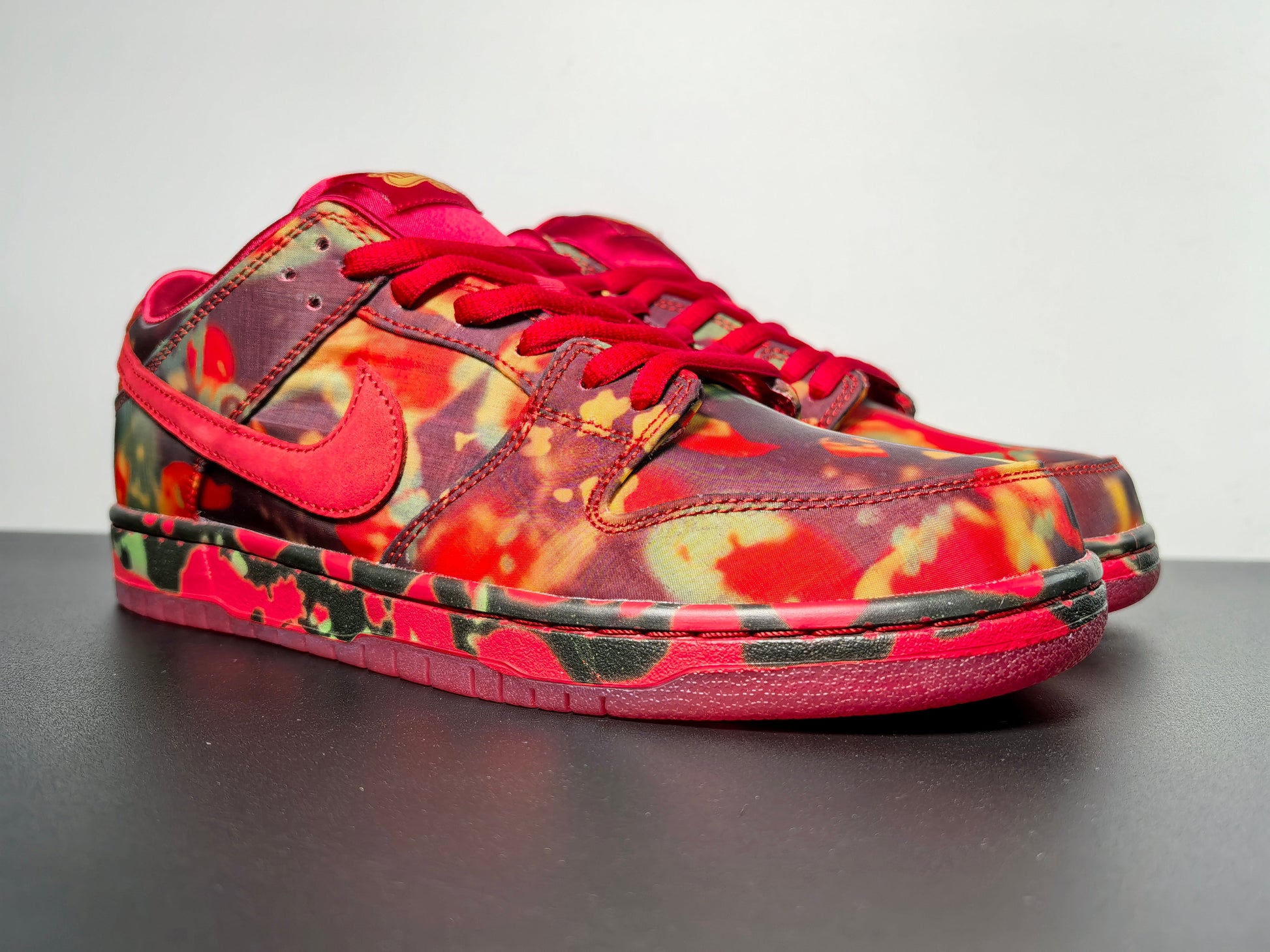 The Wizard of Oz X Nike SB Dunk Low“Ruby Slipper”