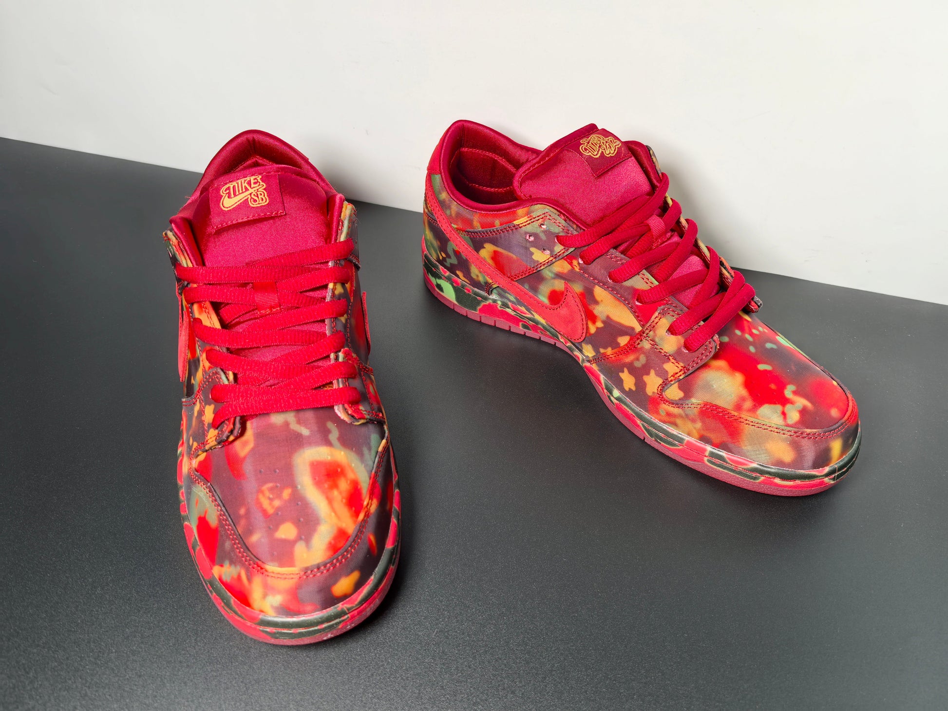 The Wizard of Oz X Nike SB Dunk Low“Ruby Slipper”