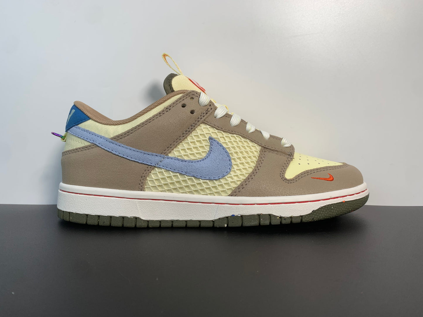 Nike Dunk Low 'Cartoon' DX6038-741