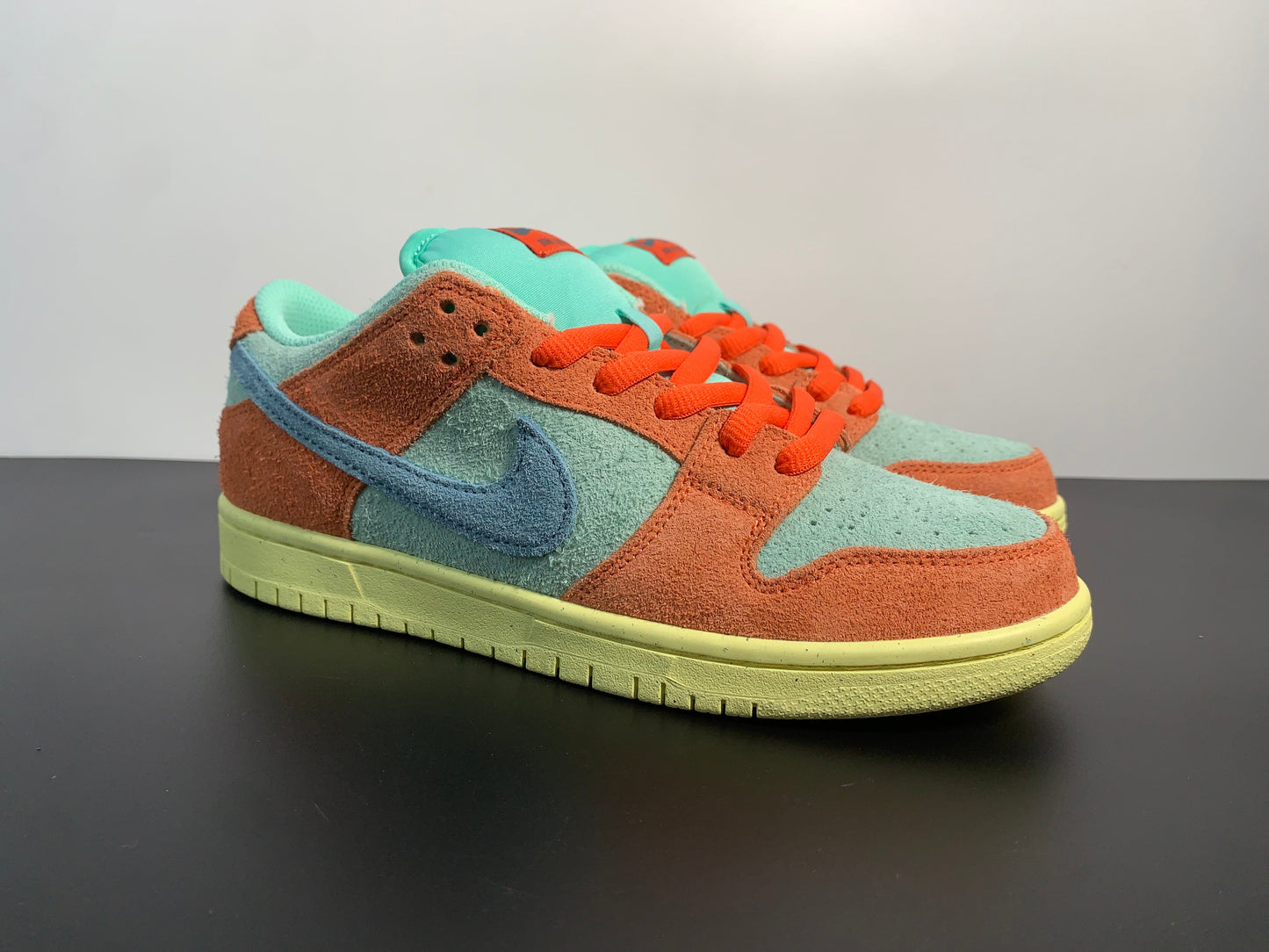 Nike SB Dunk Low Noise Aqua Emerald Rise Orange DV5429-800