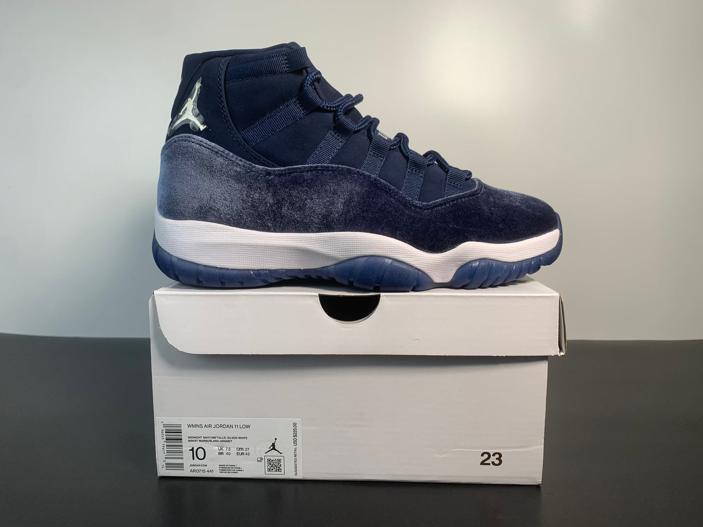 Air Jordan 11 Velvet Midnight Navy AR0715-441