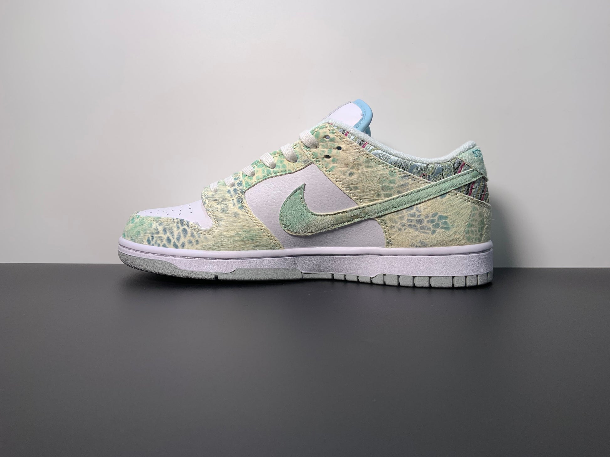 Nike SB Dunk Low Year Of The Dragon ''Steam Puppet''