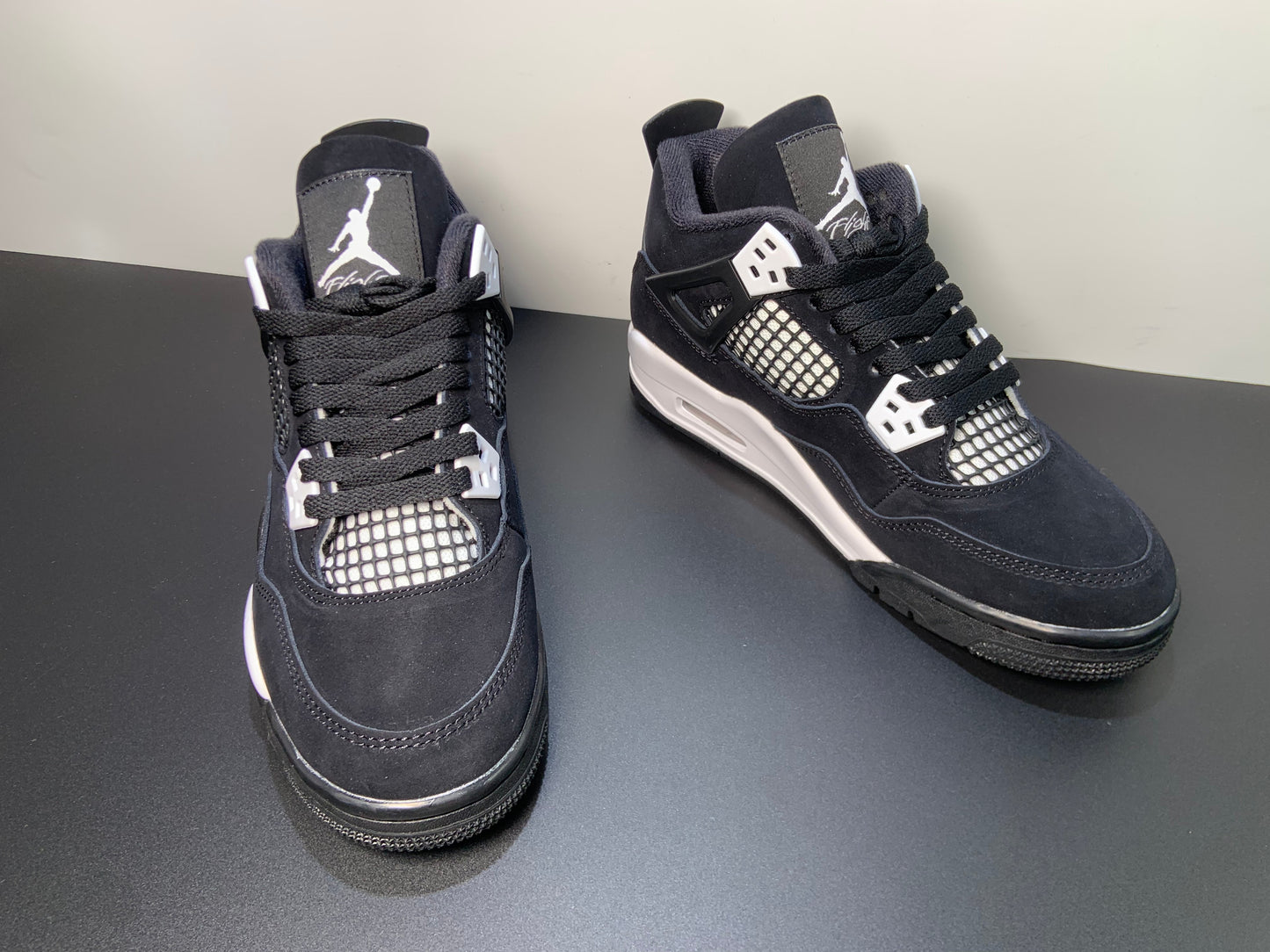 Air Jordan 4 “White Thunder” FQ8138-001