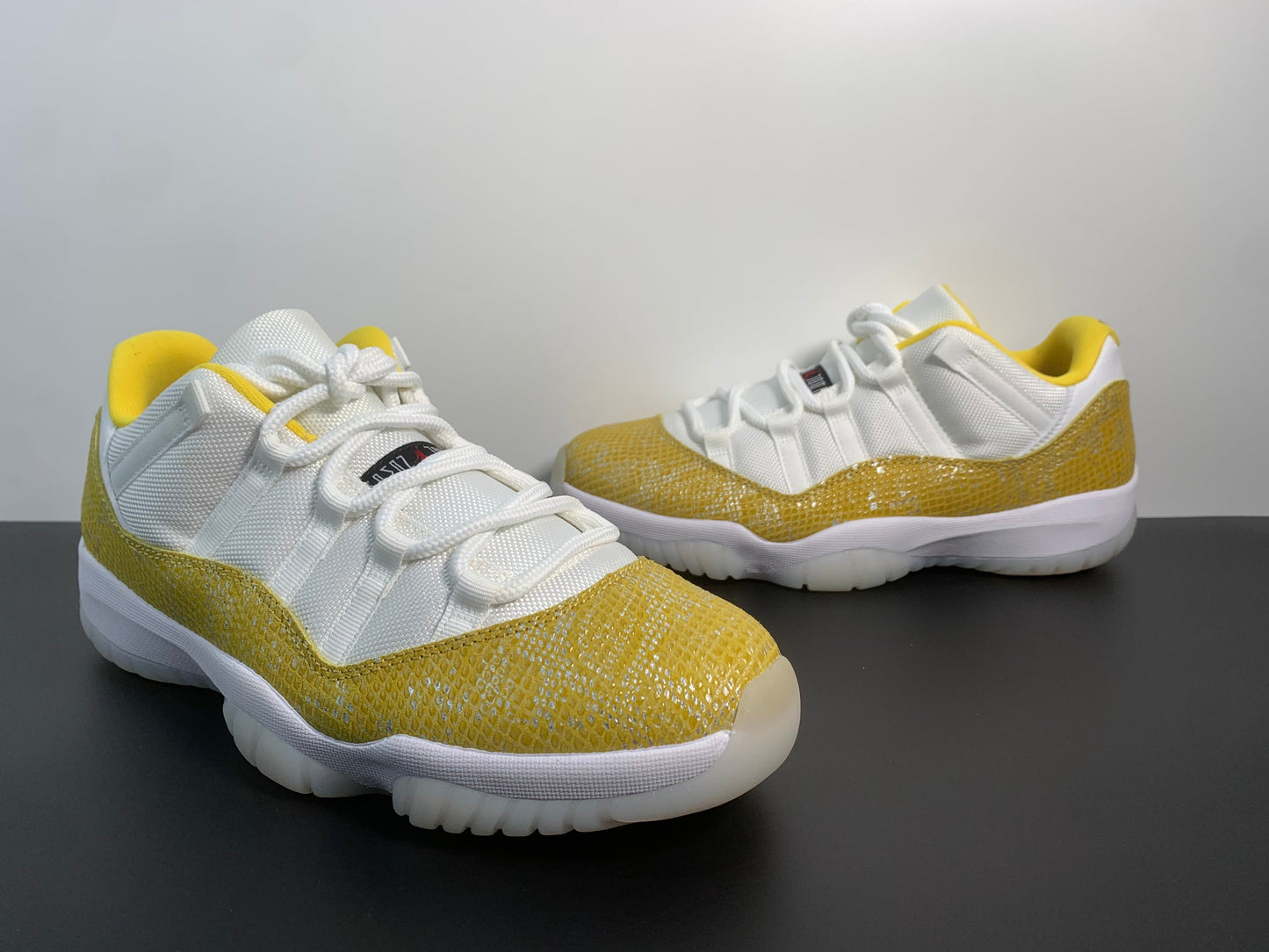 Air Jordan 11 Low WMNS Yellow Snakeskin AH7860-107