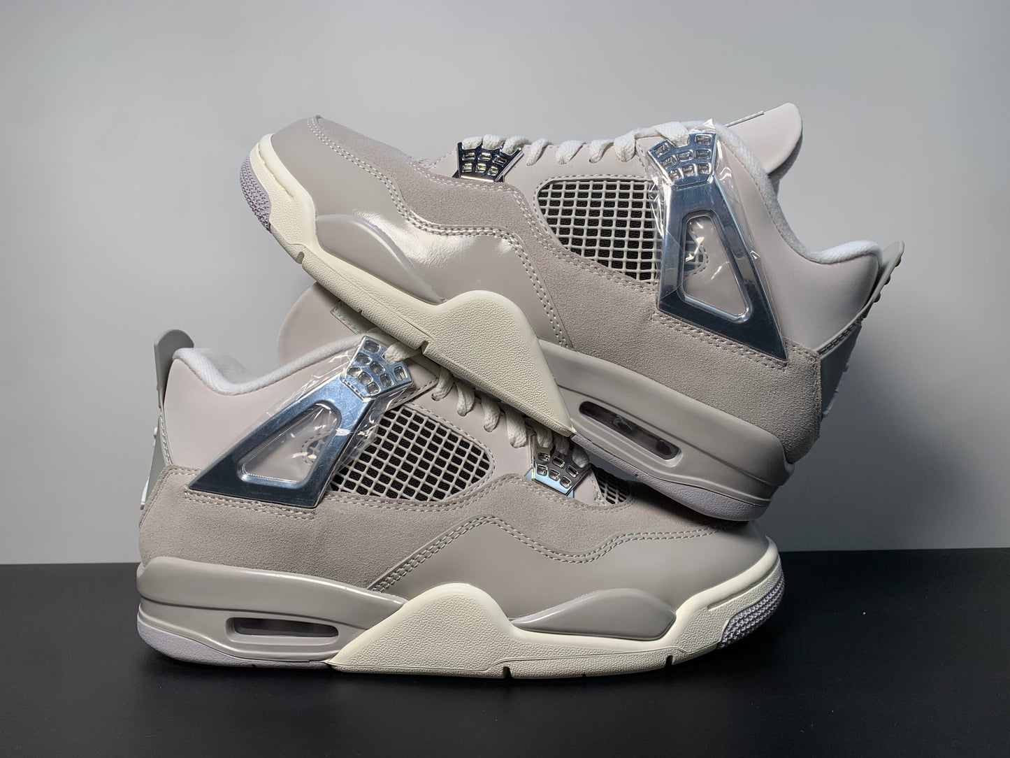 Air Jordan 4 Frozen Moments AQ9129-001