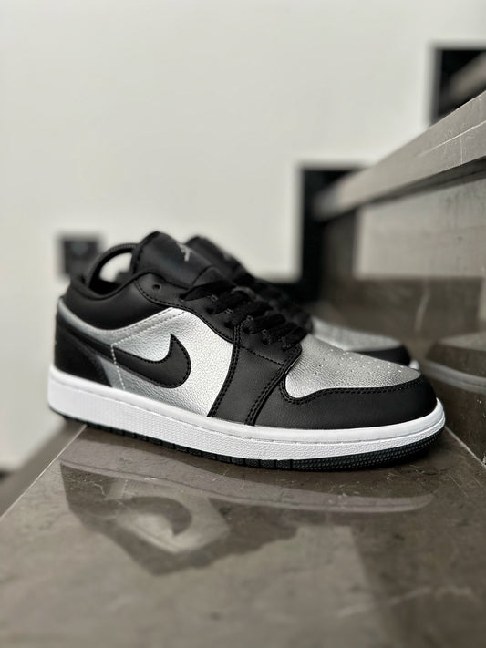 Wmns Air Jordan 1 Low SE 'Silver Toe'