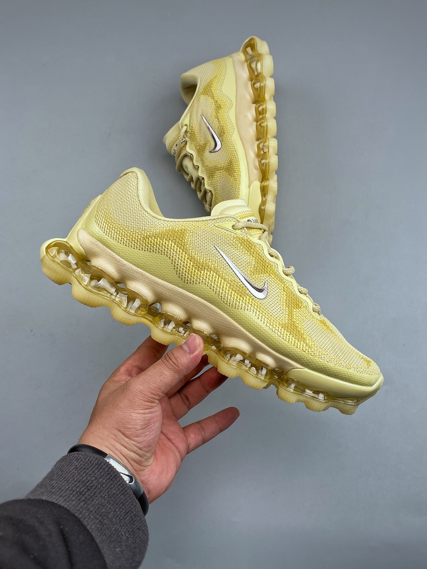 Nike AIR LIQUID MAX Yellow IQ7634 009