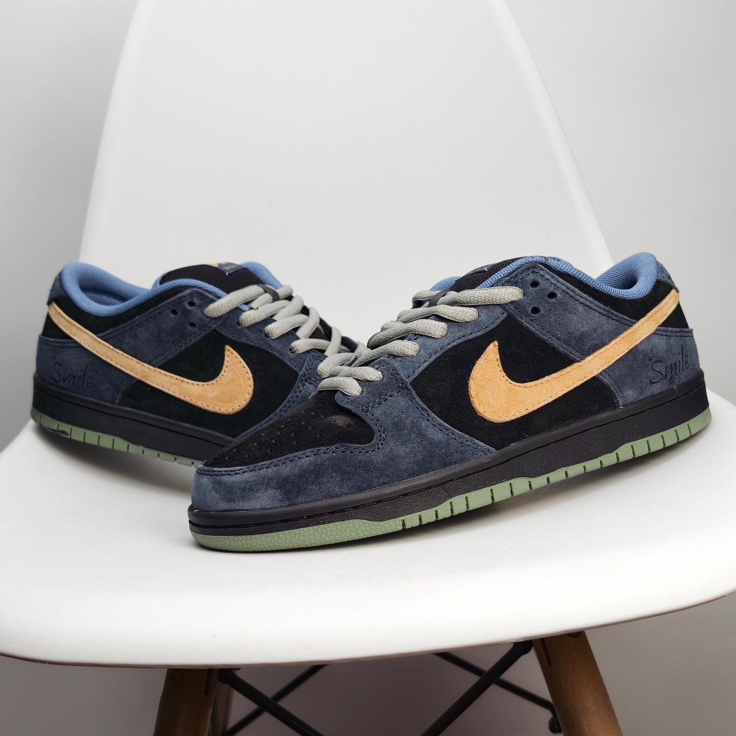 Nike SB Dunk Low Navy Blue 522JWD
