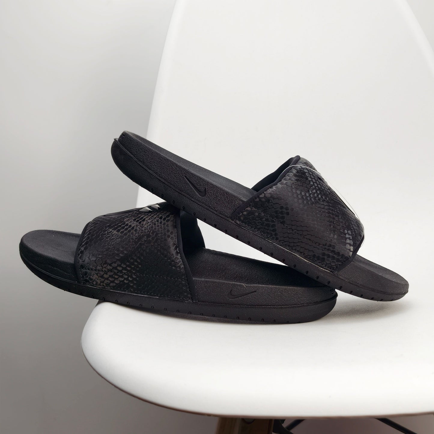 NIKE KOBE OFFCOURT SLIDE IF2870-001