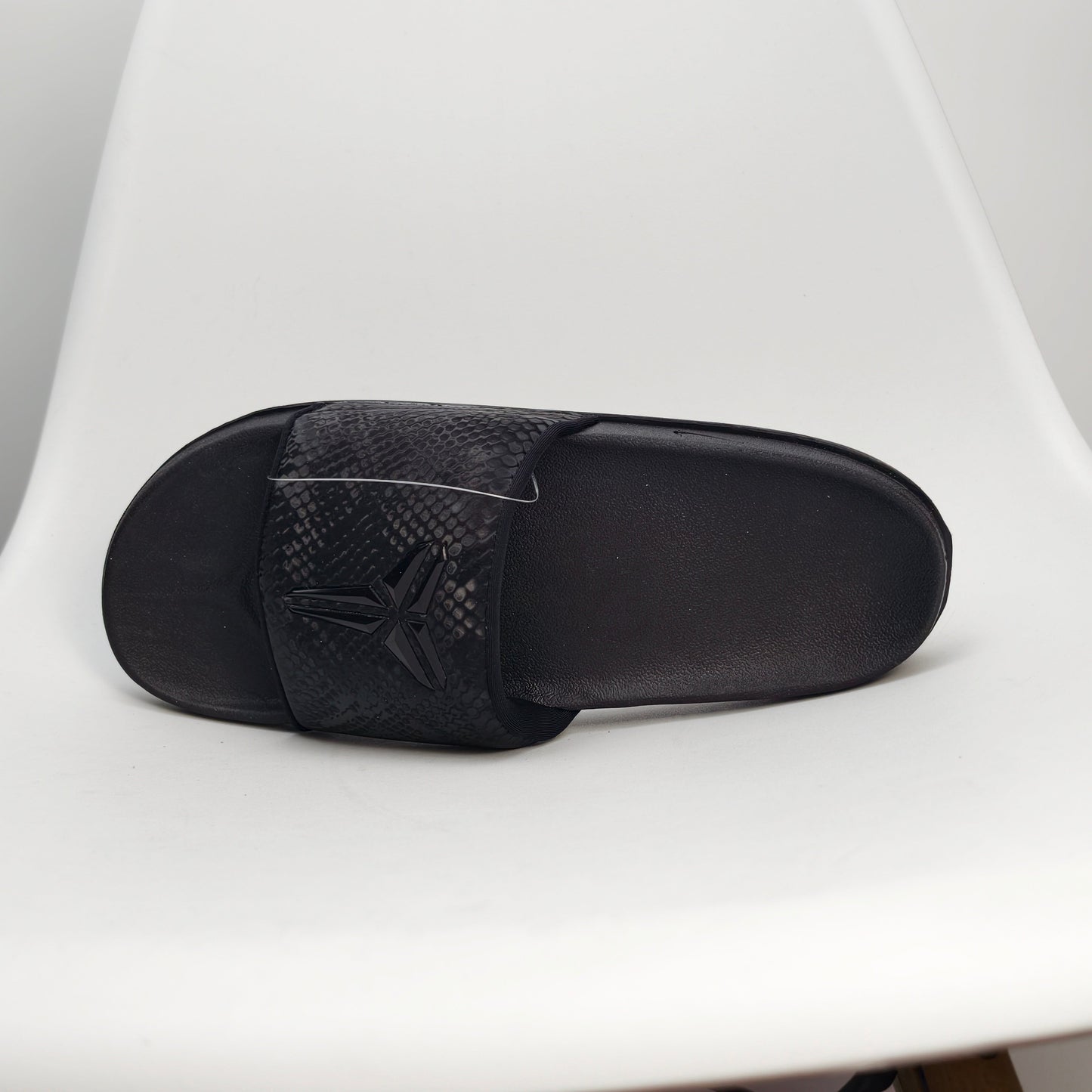 NIKE KOBE OFFCOURT SLIDE IF2870-001