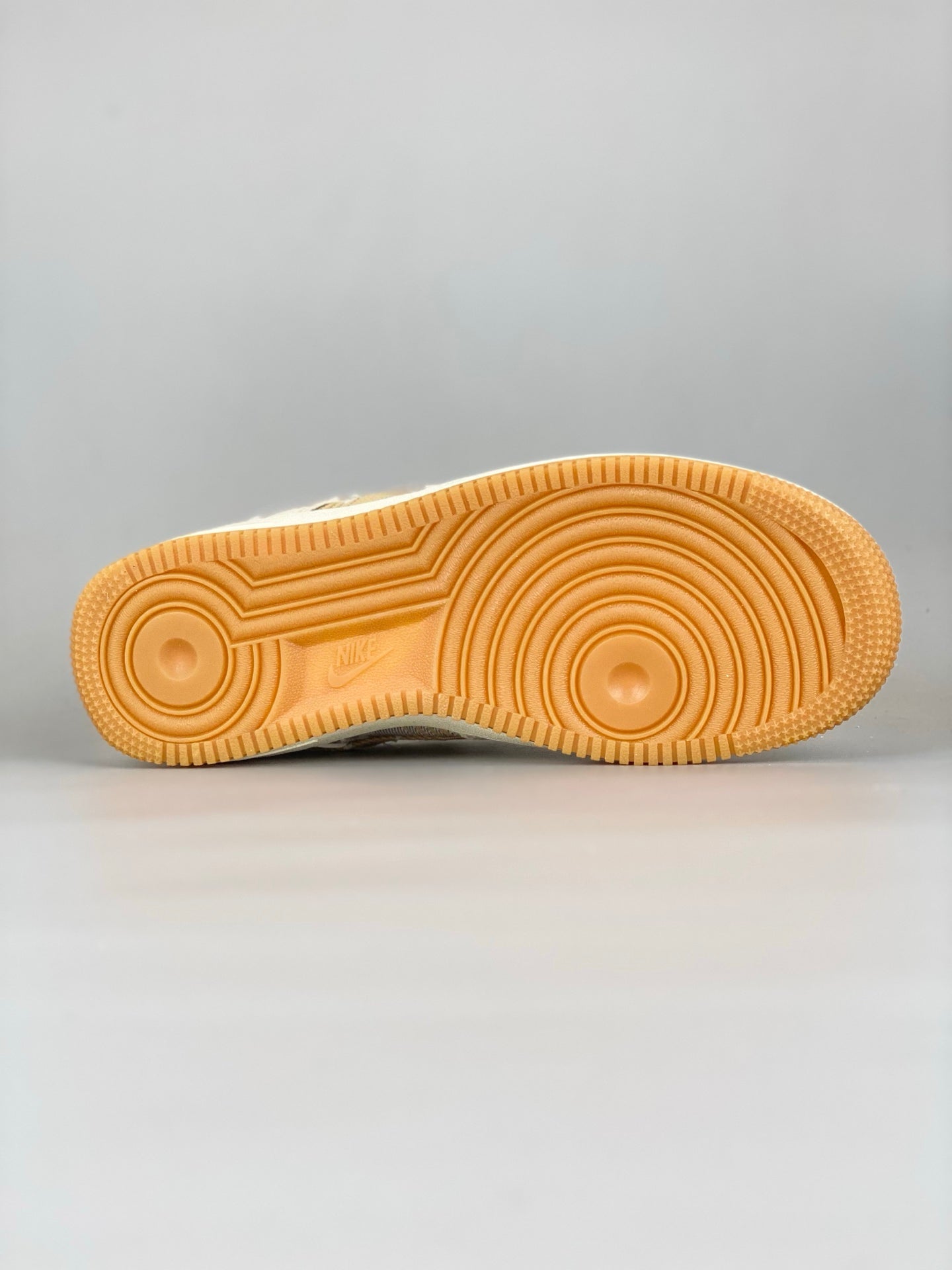 Louis Vuitton x Nike Air Force 1 '07 Low Yellow DK0798-002