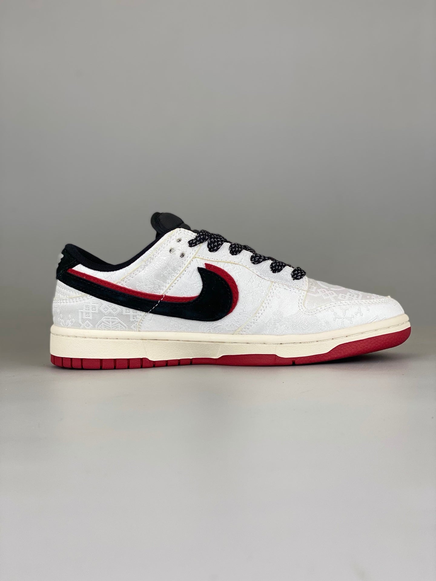 Nike SB Dunk Low x The North Face DM6868-041
