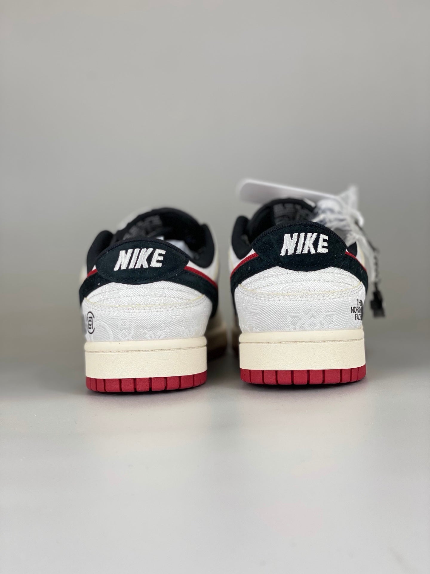 Nike SB Dunk Low x The North Face DM6868-041