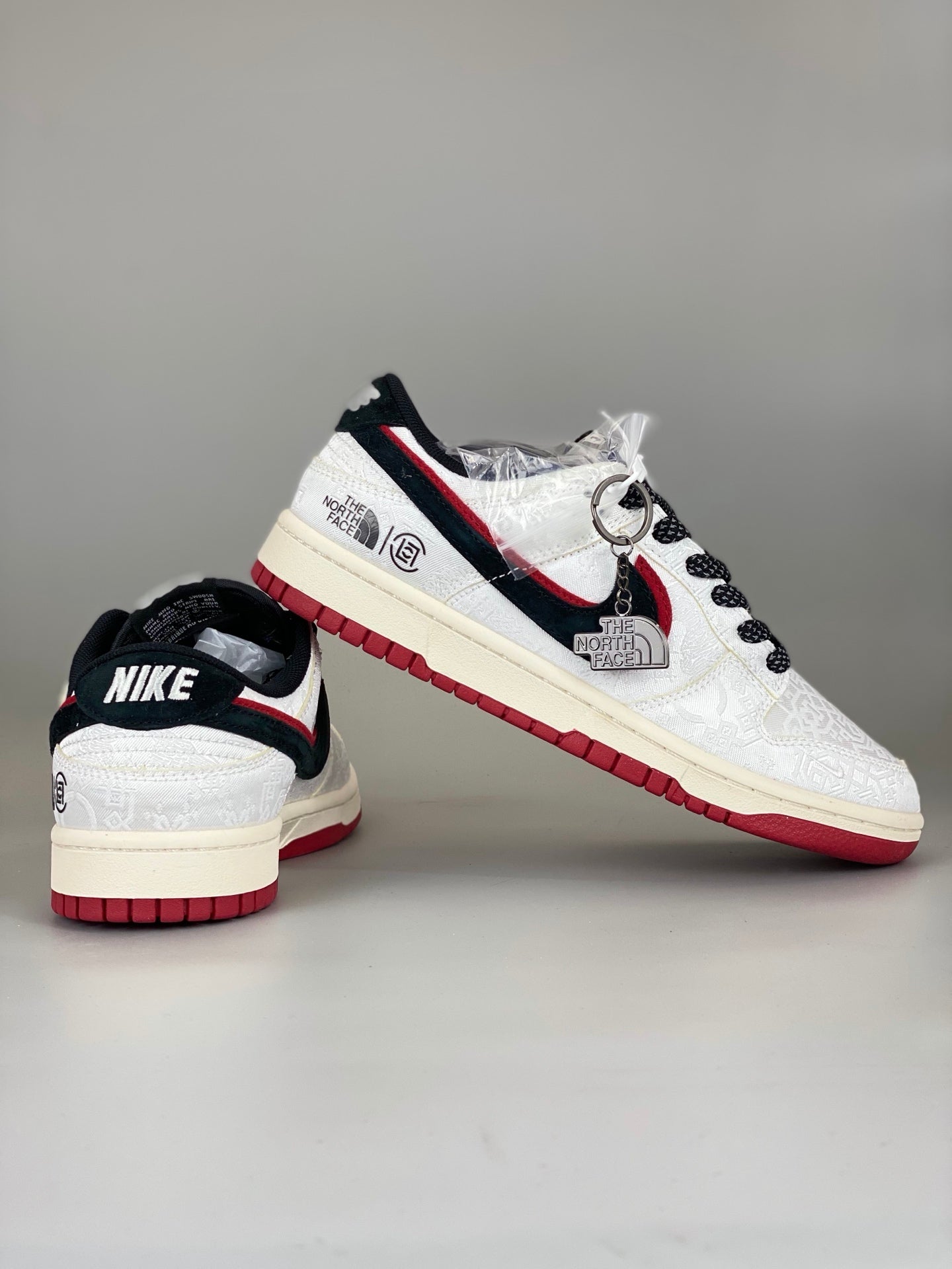 Nike SB Dunk Low x The North Face DM6868-041