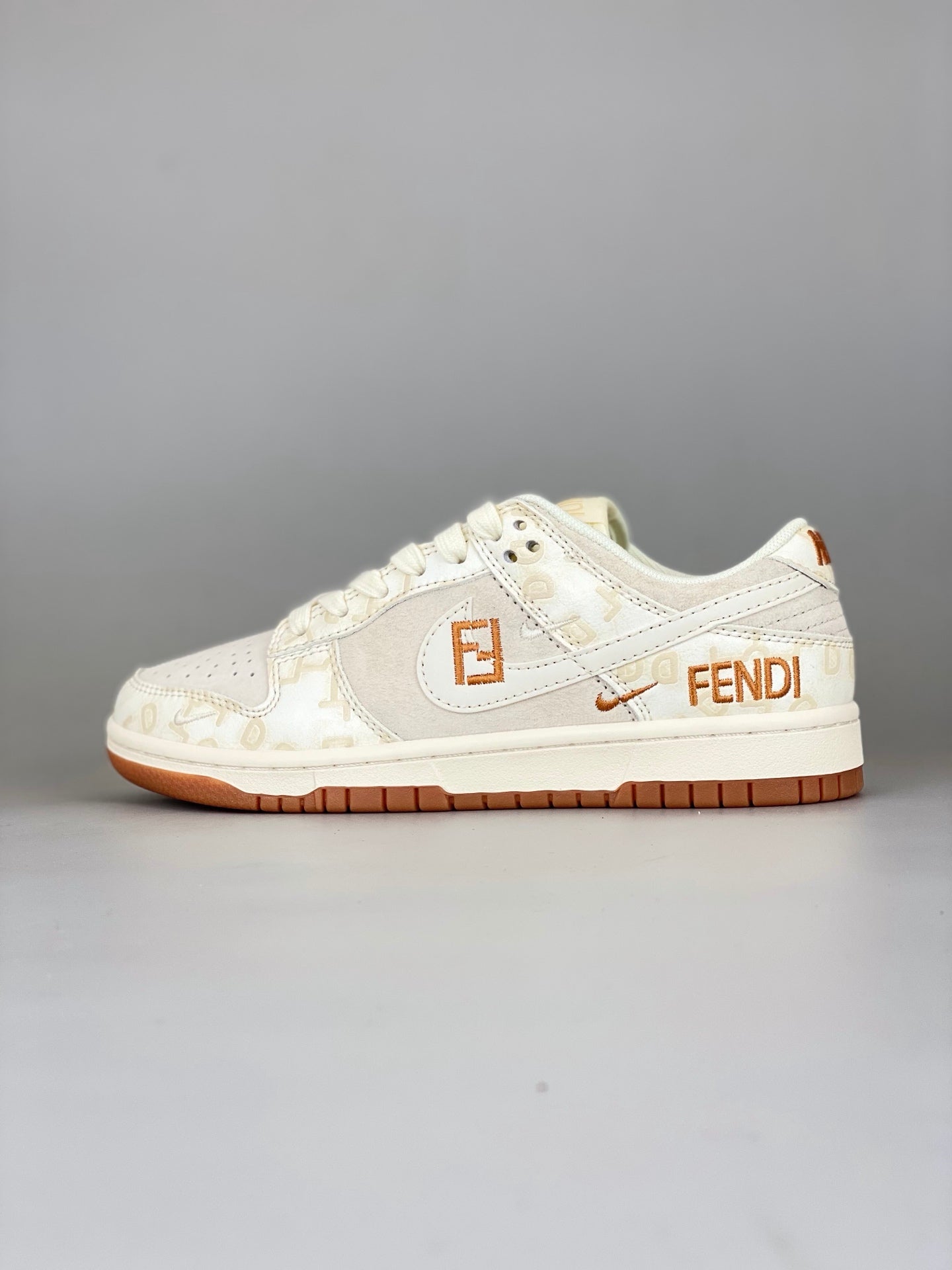 Nike SB Dunk Low x Fendi White DM6868-039