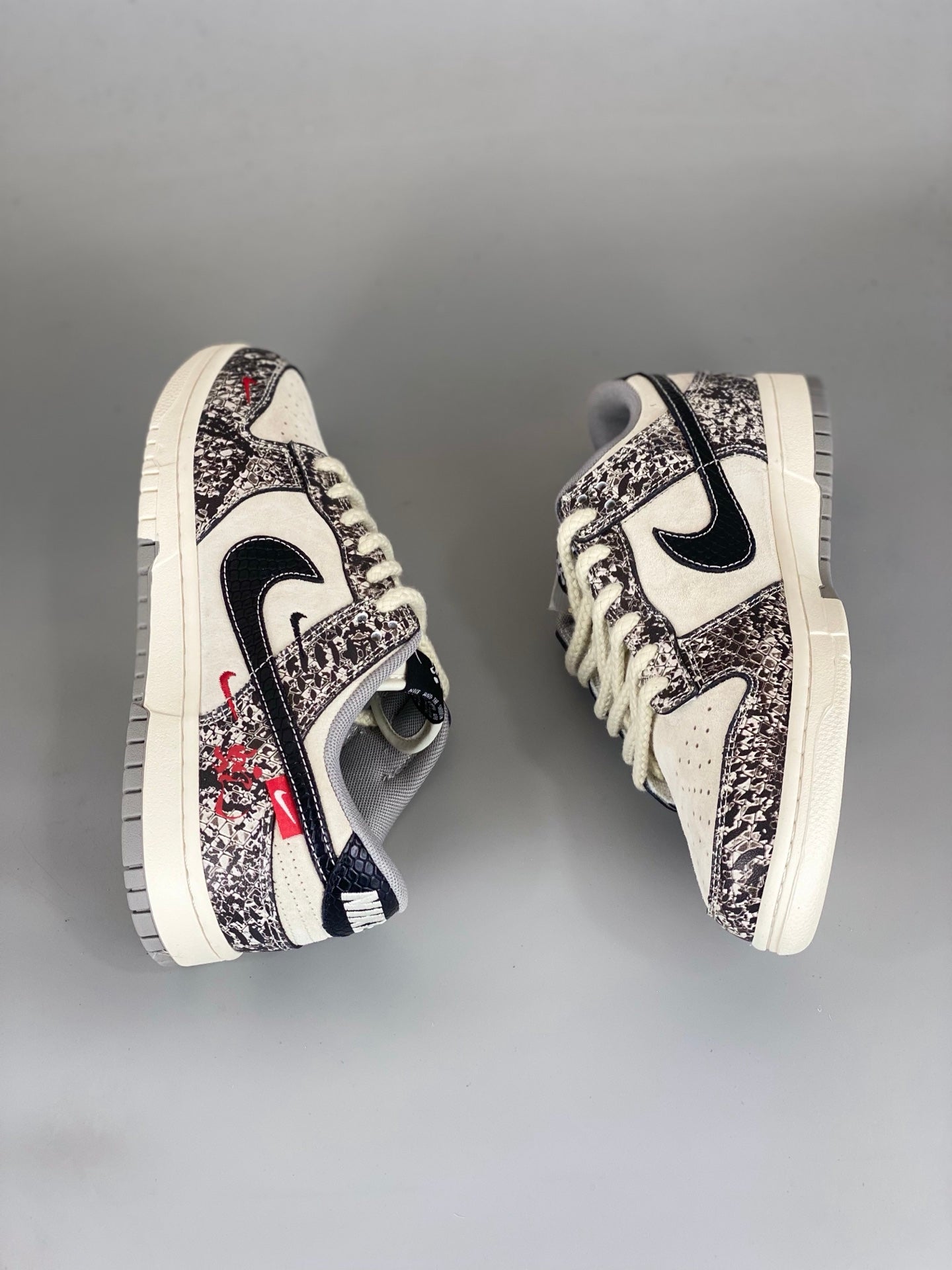 Nike SB Dunk Low YX5066-272