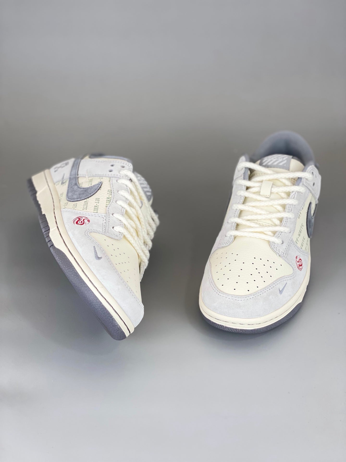 Nike SB Dunk Low“OFF-WHITE YX5066-213