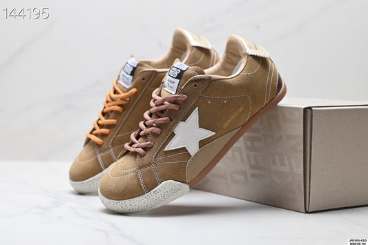 Golden Goose True Star  Tobacco-colored Suede GMF00922