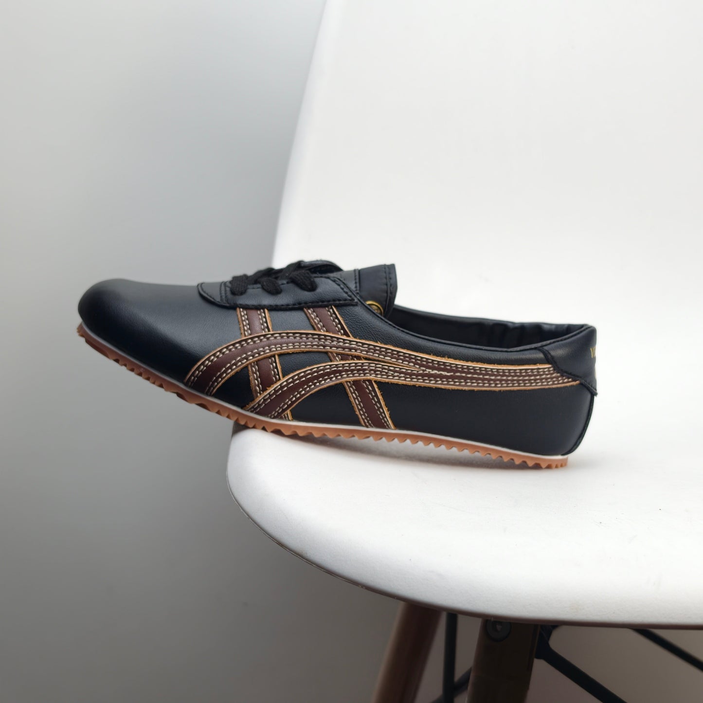 Versace x Onitsuka Tiger Tai-ChiSakura  Slip-on Black 1024594-1A17741_2U2HJ
