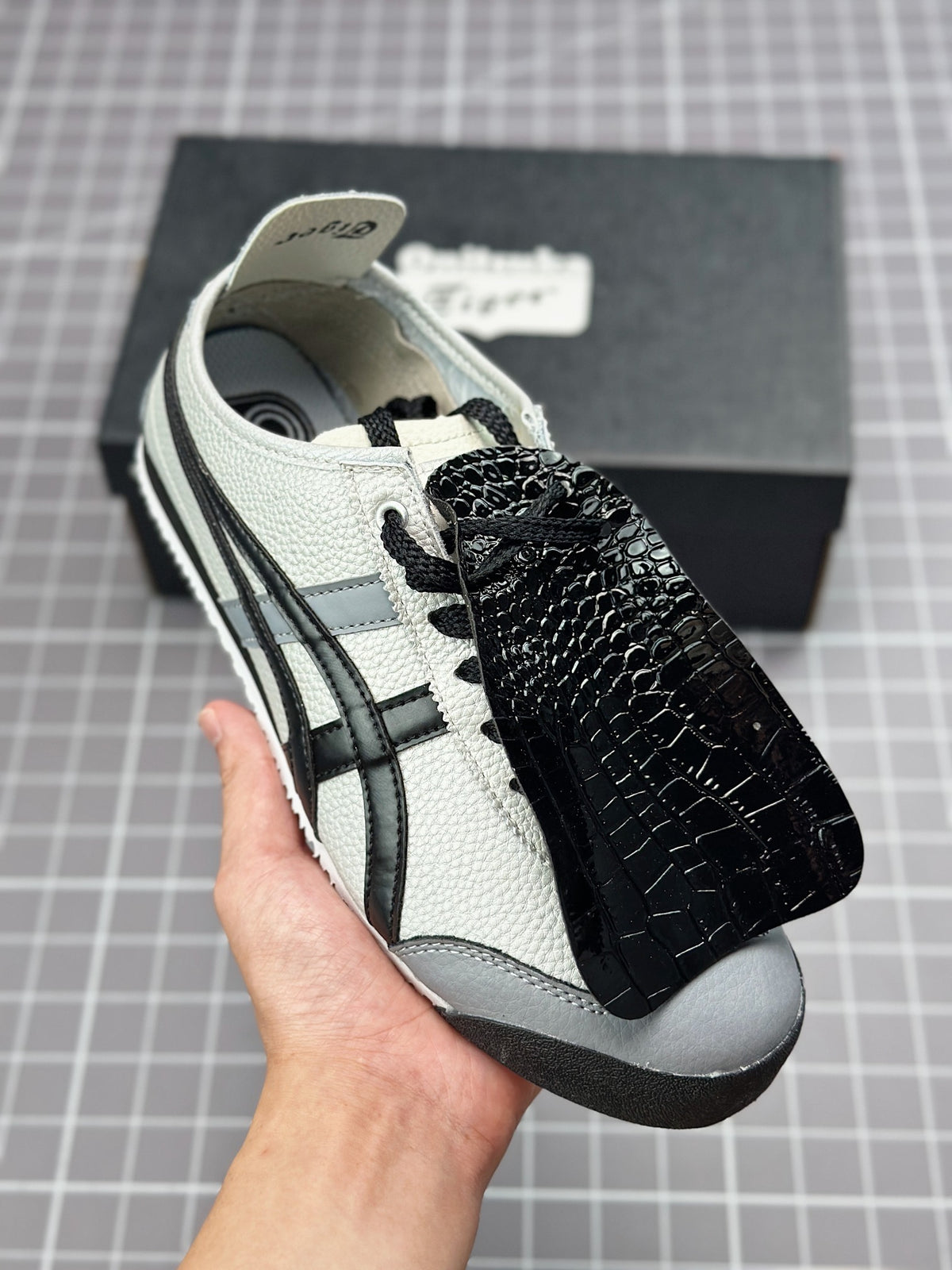 Onitsuka Tiger Mexico 66 Flower 1183B493-100