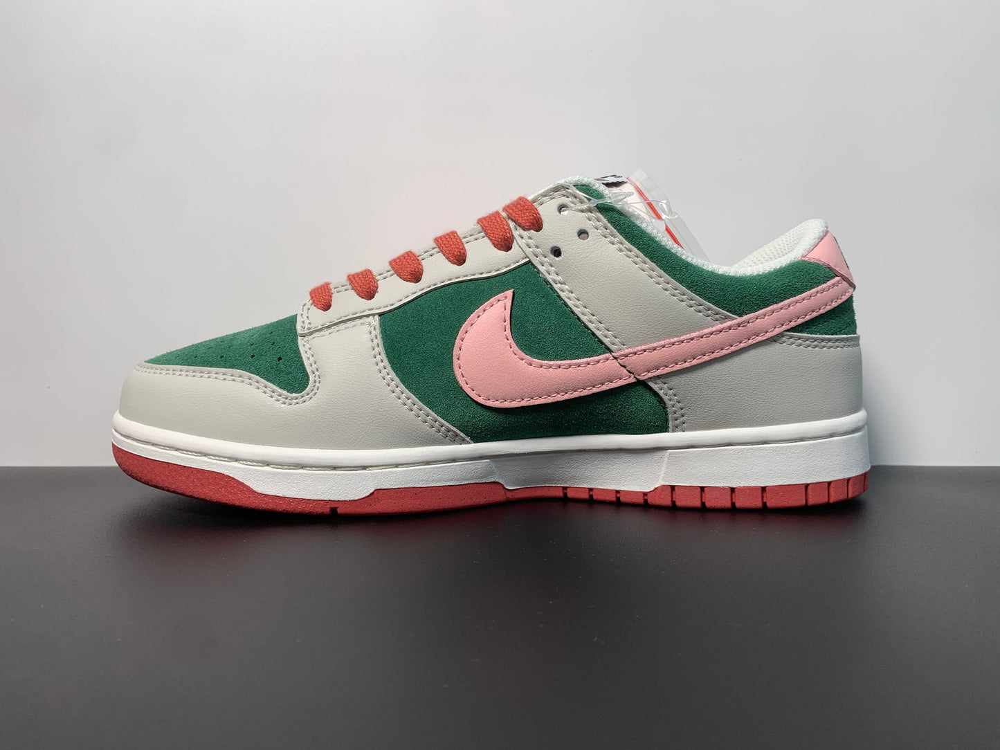 KICKS LOUNGE  Nike Dunk Low All Petals United FN8923-061