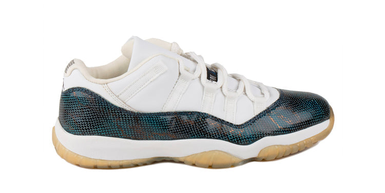 Air Jordan 11 Retro Low 'Snakeskin' White/Black-Navy 136071-102