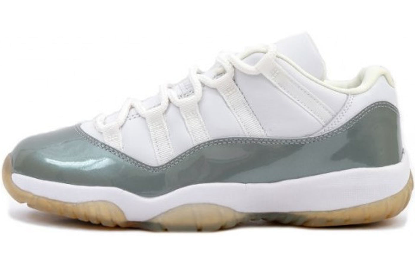 Womens WMNS Air Jordan 11 Retro Low 'Metallic' 2001 White/Metallic Silver 833001-102