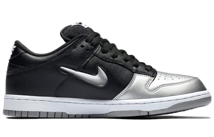 Nike SB Skateboard Dunk Low Supreme - Black Silver CK3480-001