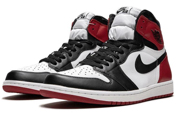 Air Jordan 1 Retro High OG Black Toe 555088-125