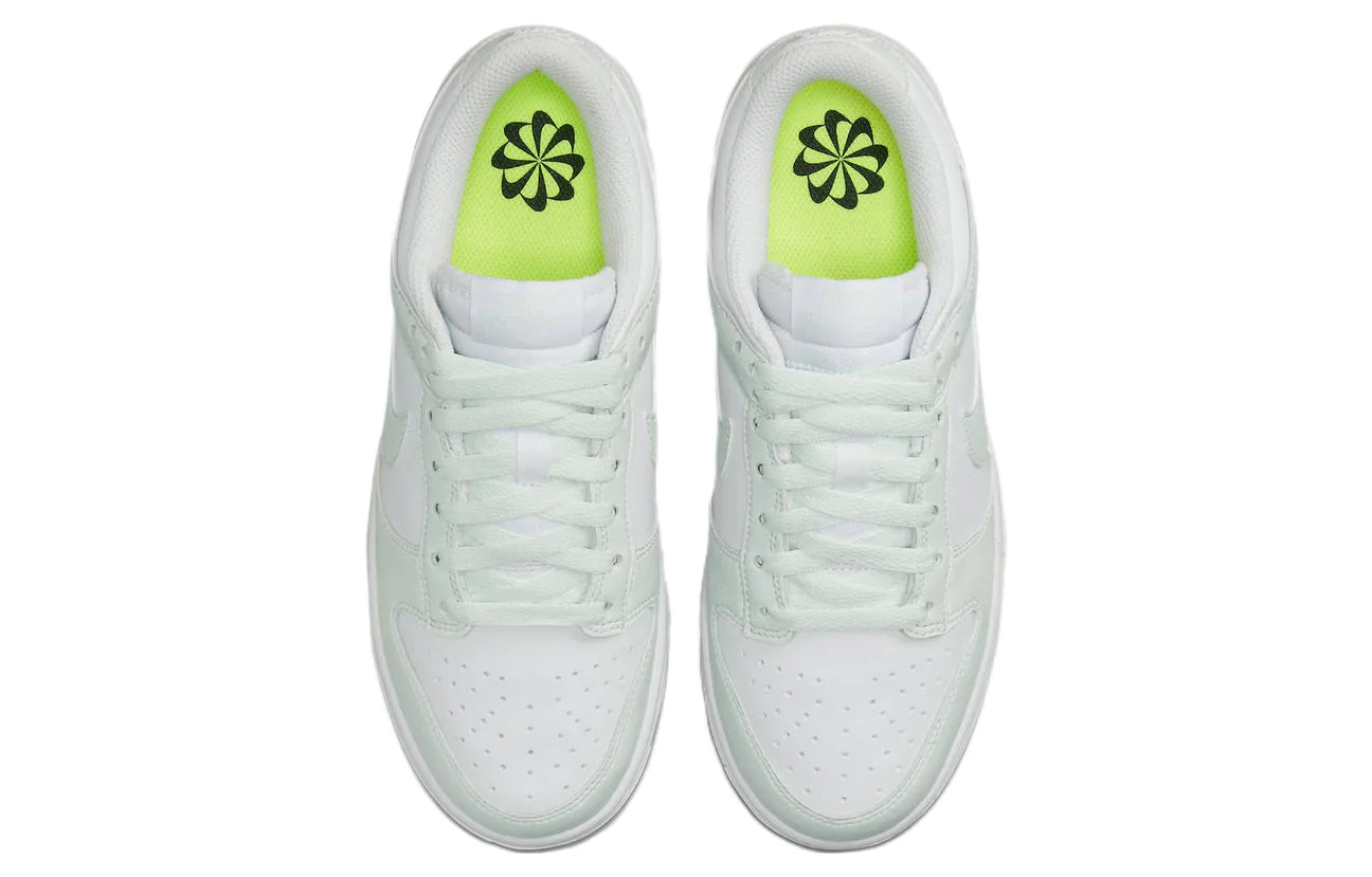 Nike WMNS Dunk Low Next Nature DN1431-102