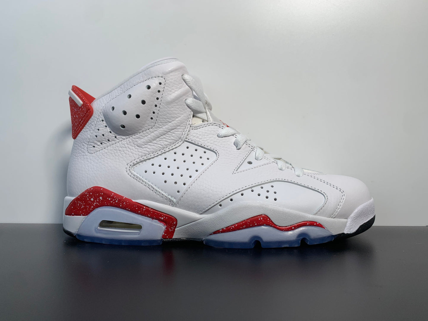 Air Jordan 6 “Red Oreo” CT8529-162