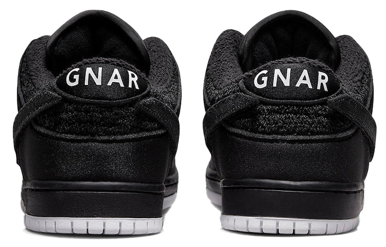 Nike Gnarhunters x SB Skateboard Dunk Low DH7756-010