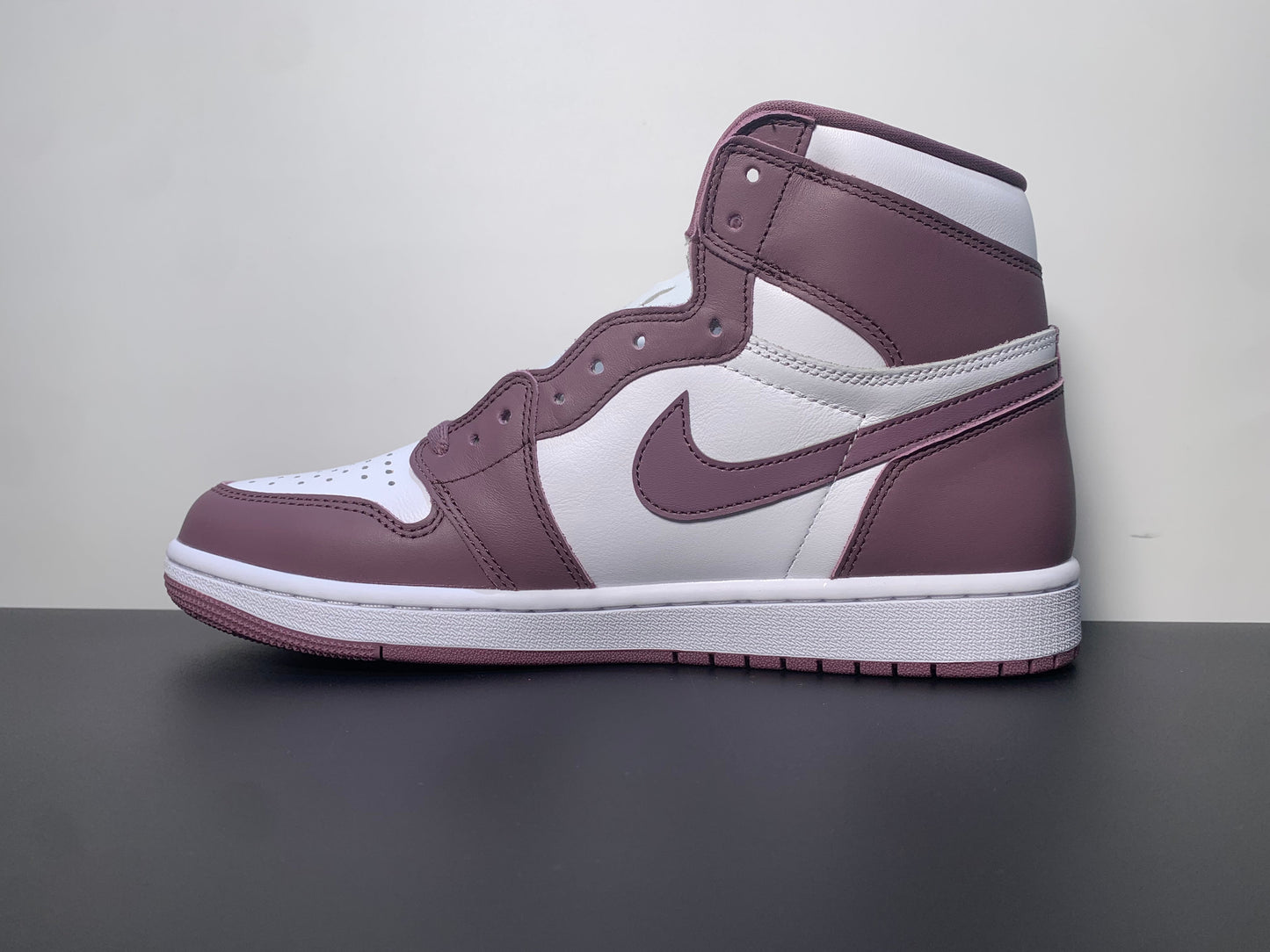 Air Jordan 1 High OG SKY J Mauve DZ5485-105