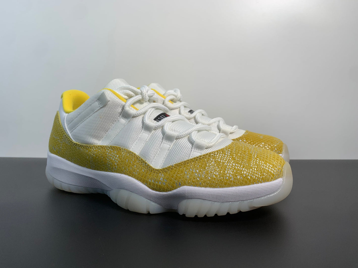 Air Jordan 11 Low WMNS Yellow Snakeskin AH7860-107